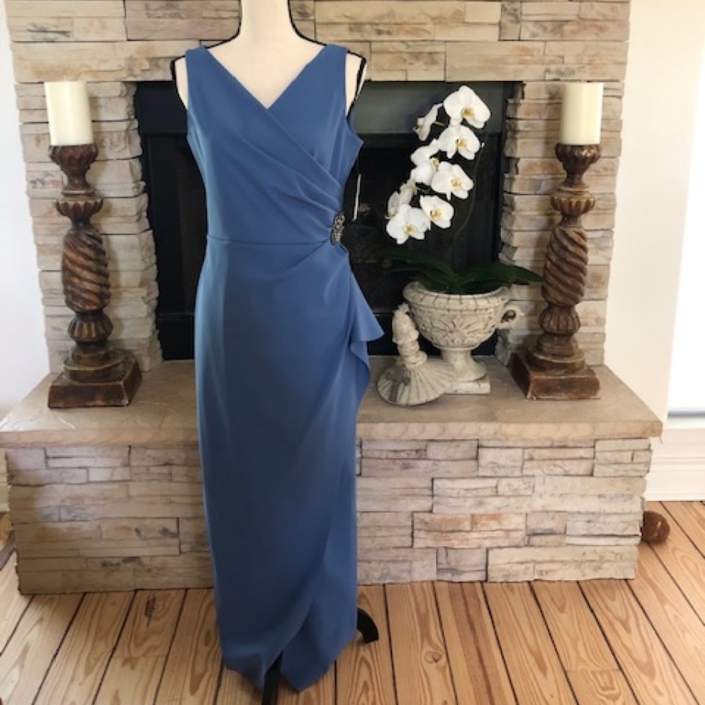 Sleeveless long dress
